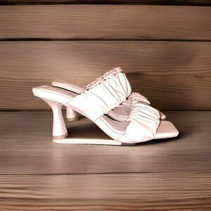 CHARLES DAVIDCHARLES BY CHARLES DAVID Women's Linen Priority Heeled Sandal 5M